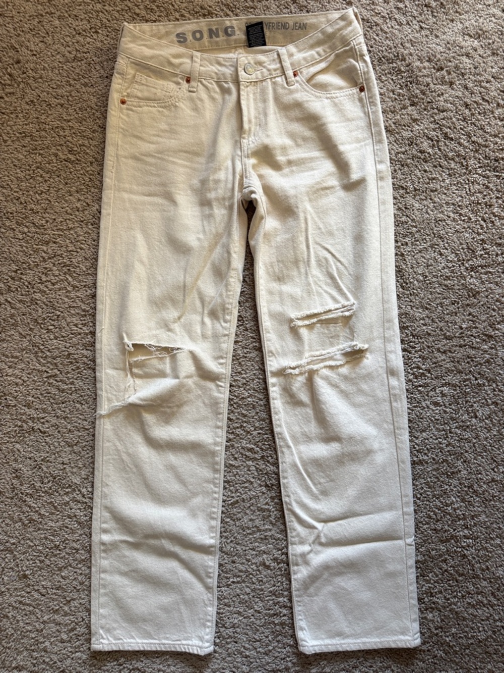 Song Vriend Cream Distressed Boyfriend Jeans for Women